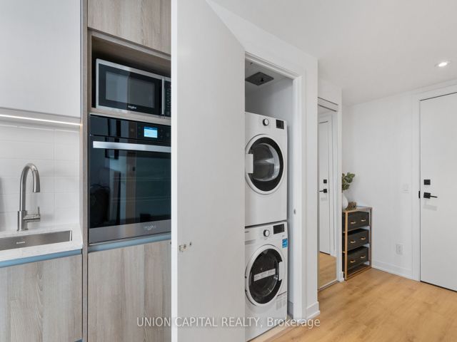 1612 - 319 Jarvis St
