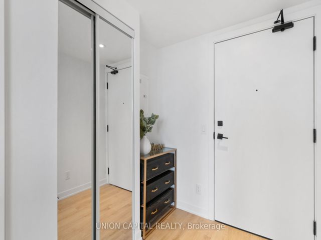 1612 - 319 Jarvis St