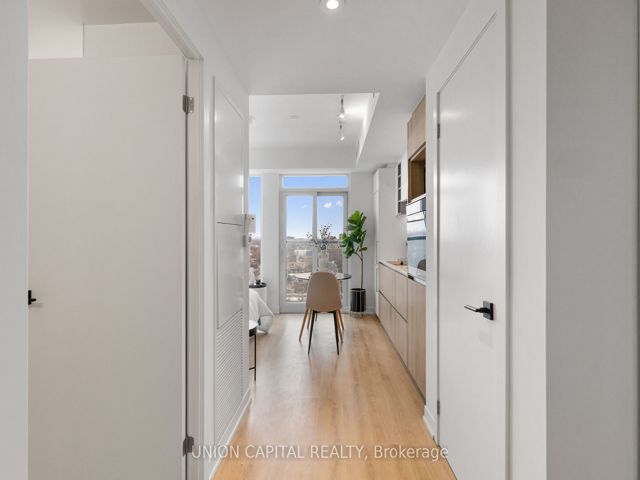 1612 - 319 Jarvis St