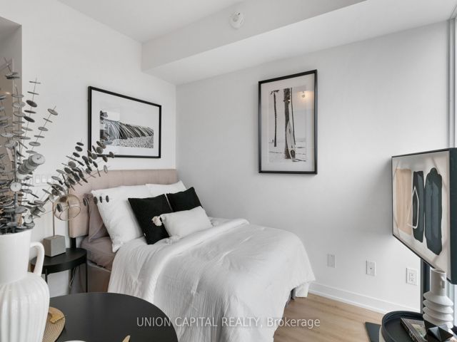 1612 - 319 Jarvis St