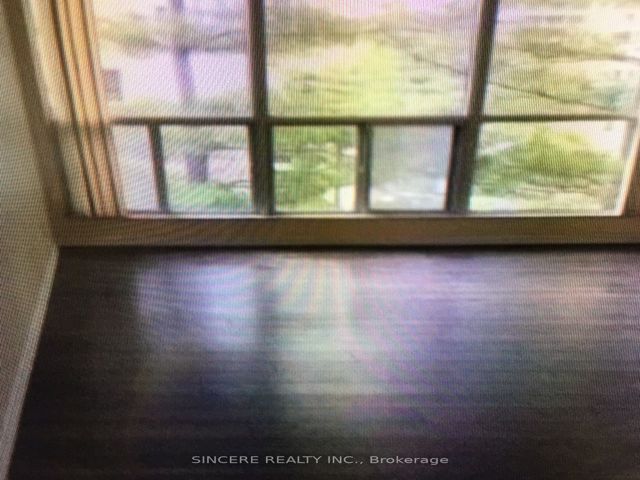 309 - 28 Hollywood Ave