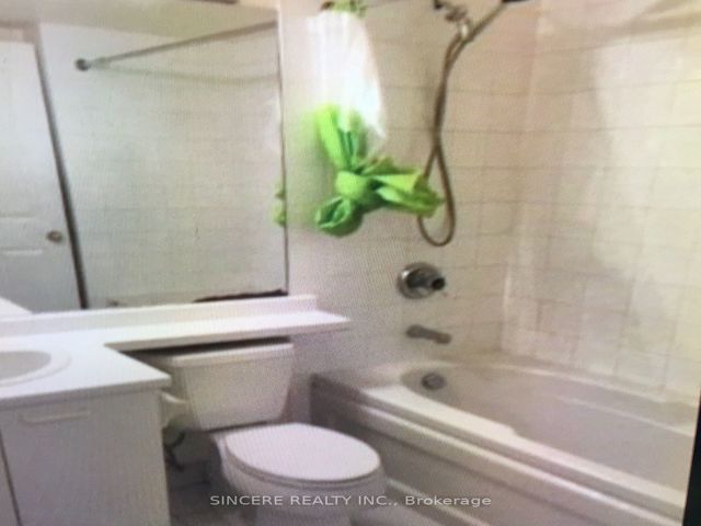 309 - 28 Hollywood Ave