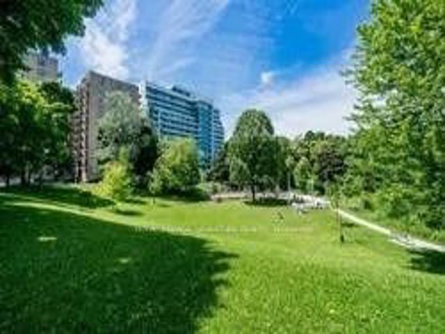 308 - 3018 Yonge St