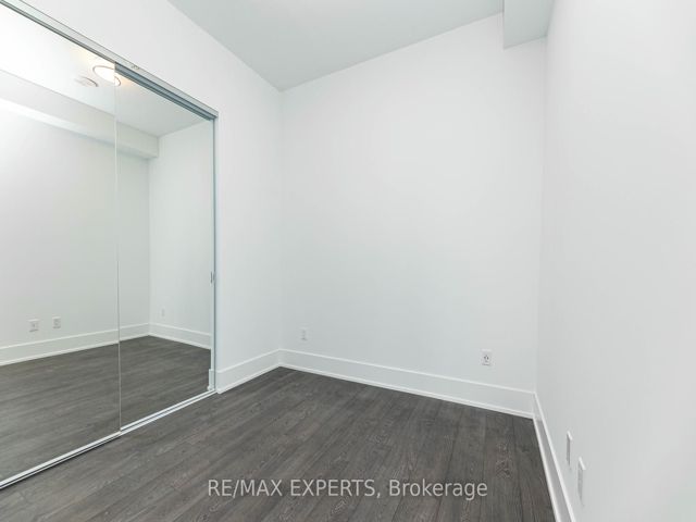 1903 - 480 Front St
