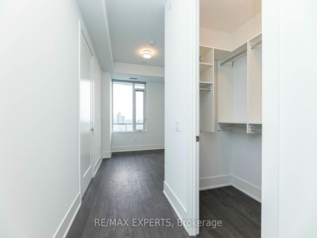 1903 - 480 Front St