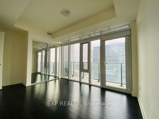 2103 - 330 Richmond St W