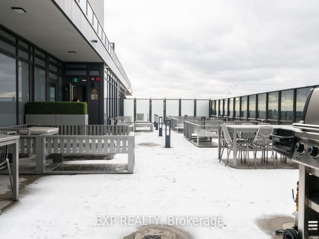 2103 - 330 Richmond St W