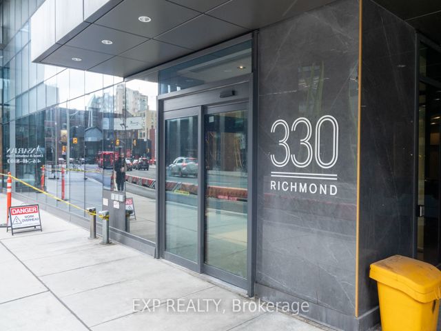 2103 - 330 Richmond St W