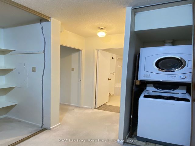 1215 - 350 Seneca Hill Dr