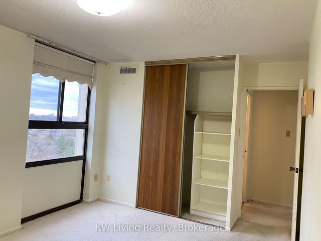 1215 - 350 Seneca Hill Dr