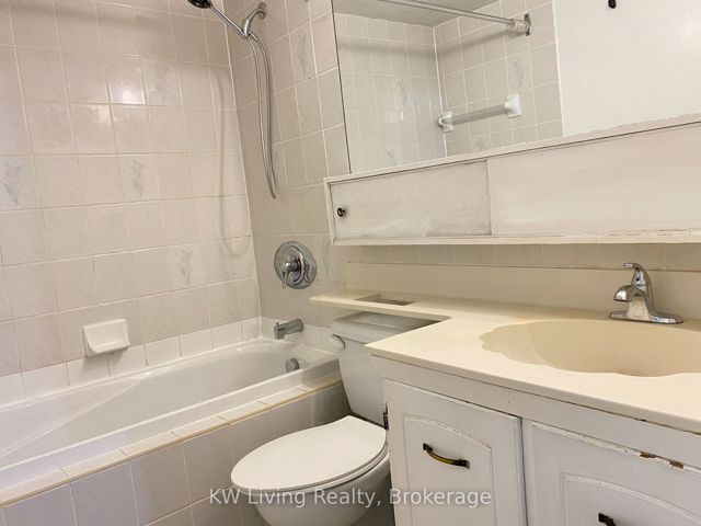 1215 - 350 Seneca Hill Dr