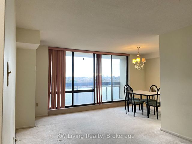 1215 - 350 Seneca Hill Dr