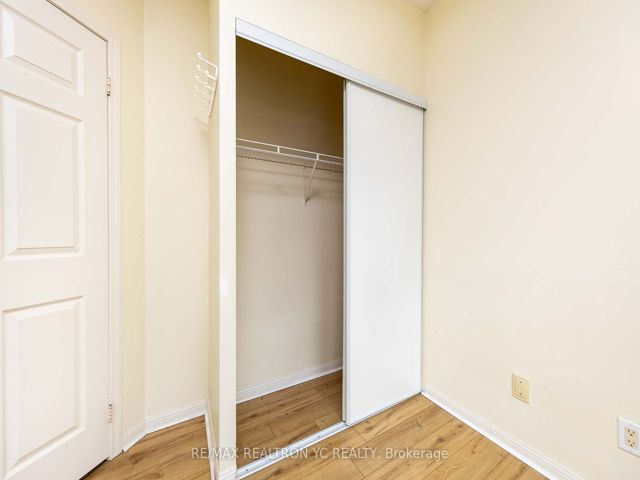PH16 - 5940 Yonge St