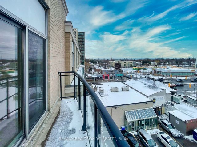PH16 - 5940 Yonge St