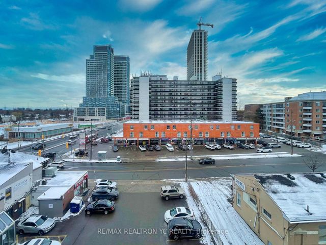PH16 - 5940 Yonge St