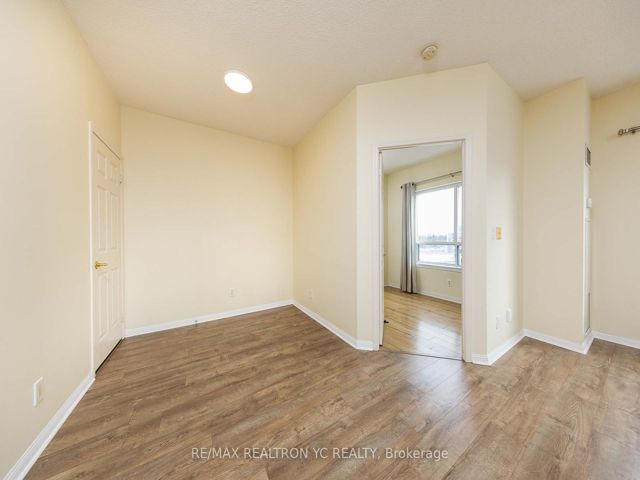 PH16 - 5940 Yonge St