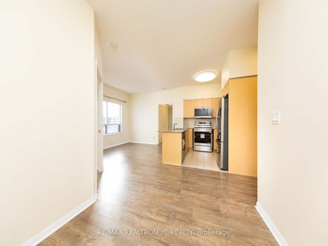 PH16 - 5940 Yonge St