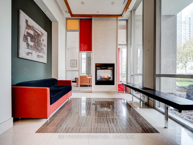 1203 - 30 Canterbury Pl