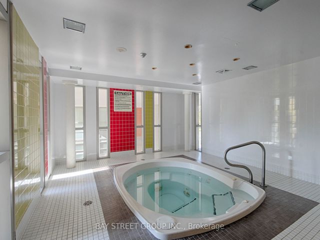 1203 - 30 Canterbury Pl