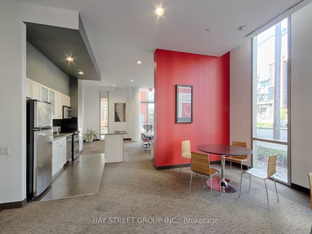 1203 - 30 Canterbury Pl
