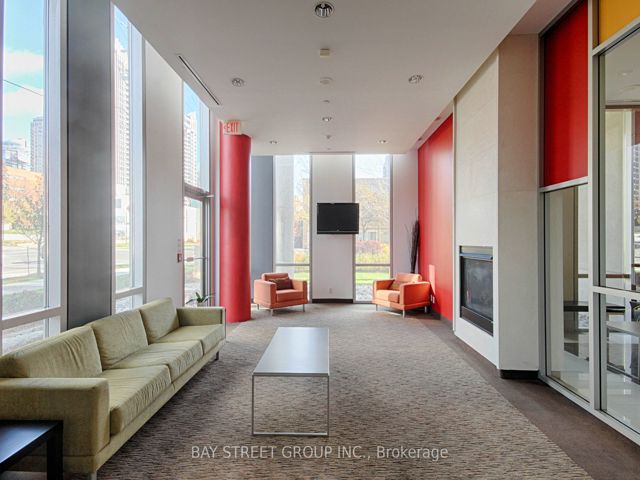 1203 - 30 Canterbury Pl