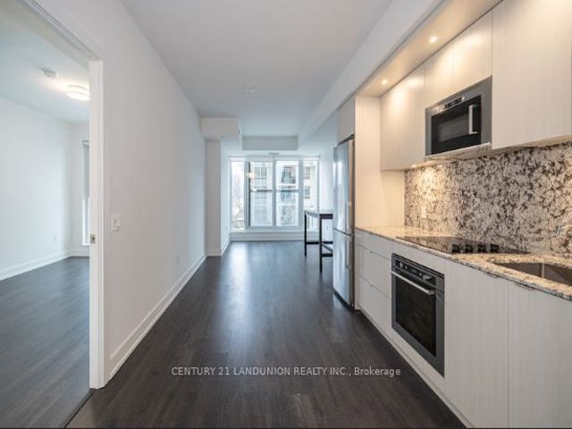 302 - 30 Inn On The Park Dr