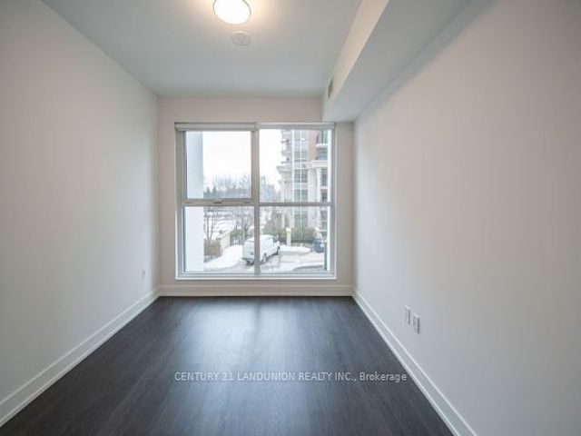 302 - 30 Inn On The Park Dr