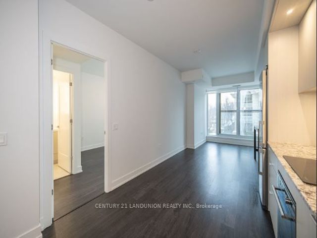302 - 30 Inn On The Park Dr