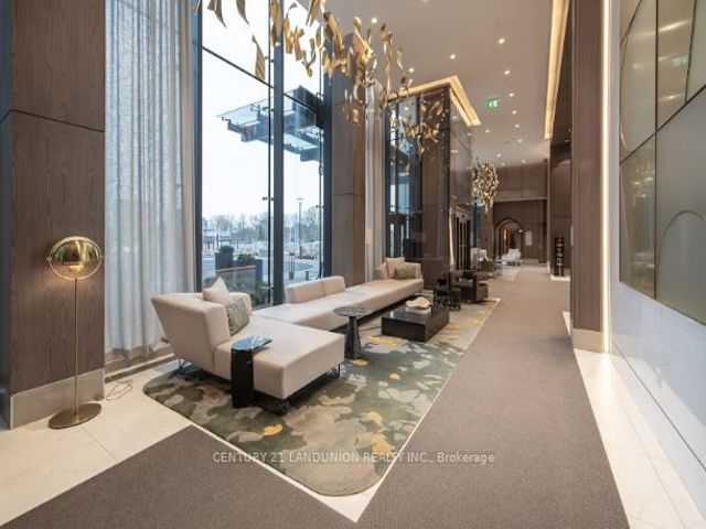 302 - 30 Inn On The Park Dr