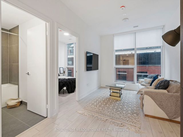 813 - 15 Mercer St