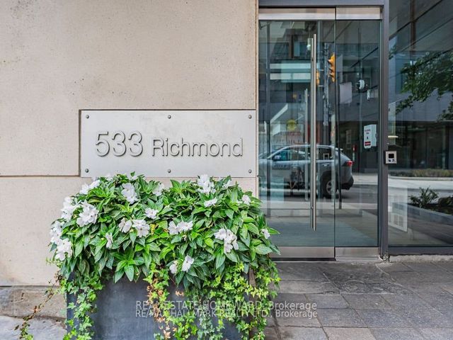 306 - 533 Ricmond St W