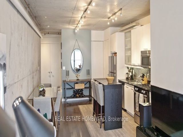 306 - 533 Ricmond St W