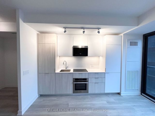 505 - 28 Eastern Ave