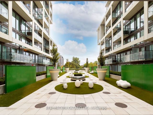 2004 - 5 Soudan Ave