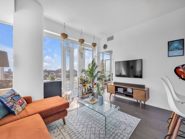 2004 - 5 Soudan Ave