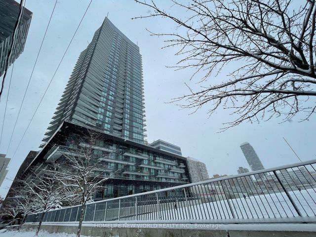 1702 - 30 Roehampton Ave