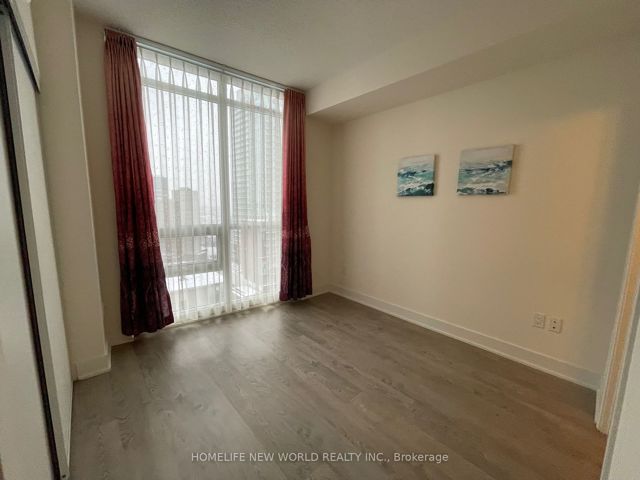 1702 - 30 Roehampton Ave