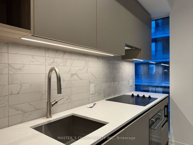 3506 - 55 Mercer St