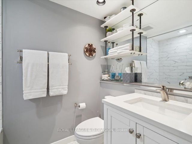 204 - 55 Lombard St