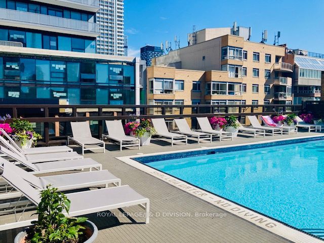204 - 55 Lombard St