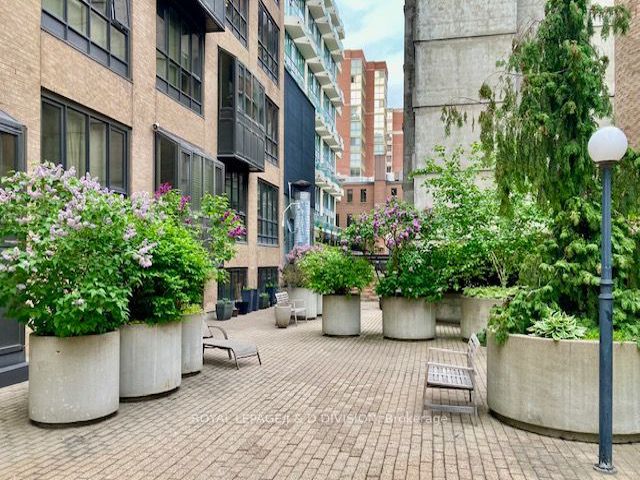 204 - 55 Lombard St