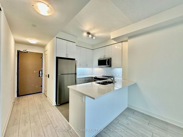 3020 - 4955 yonge St