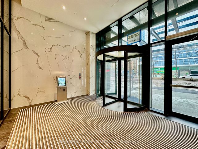 3020 - 4955 yonge St