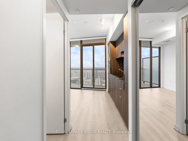 4712 - 11 Wellesley St W