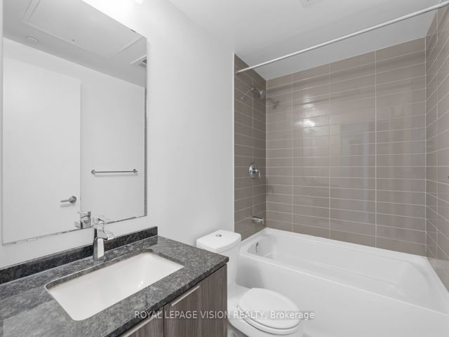4712 - 11 Wellesley St W