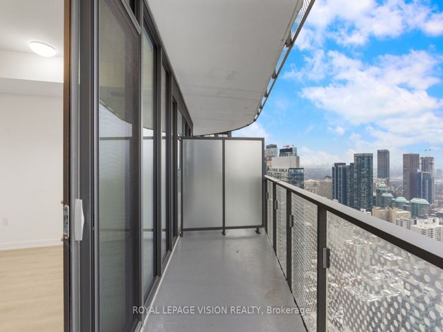 4712 - 11 Wellesley St W
