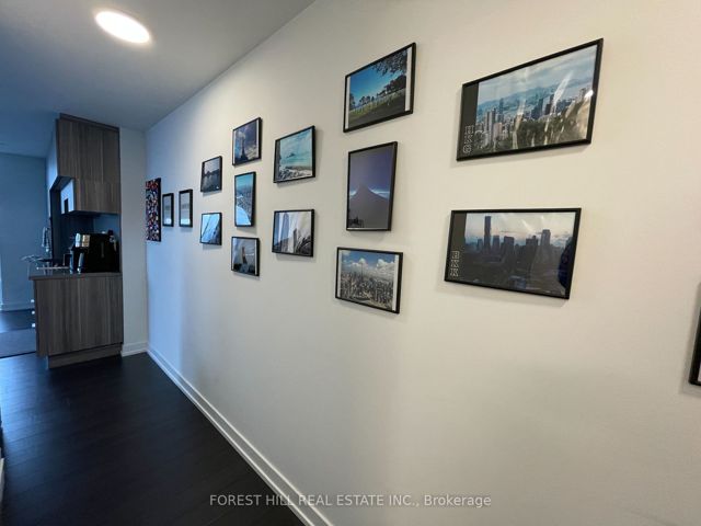 3309 - 39 Roehampton Ave