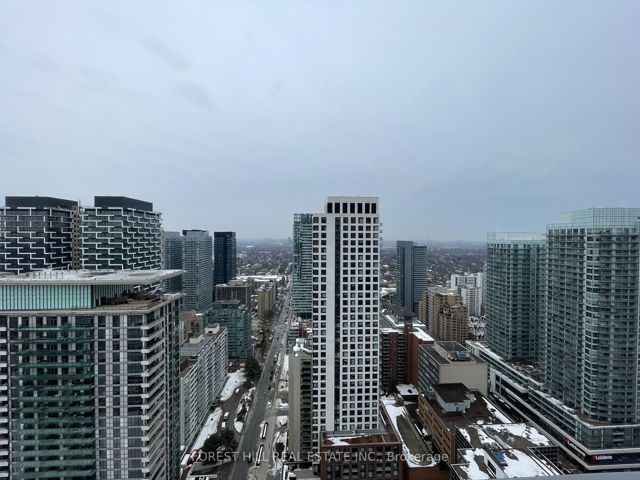3309 - 39 Roehampton Ave
