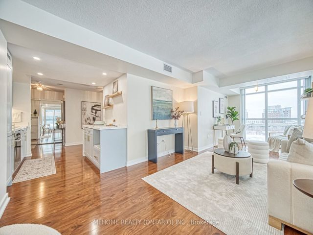 312 - 10 Capreol Crt
