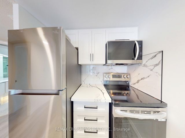 1612 - 38 Elm St